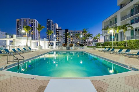 Снять в аренду кондоминиум в Майами, Флорида 1 спальня, 63.08м2, № 1975504 - фото 9