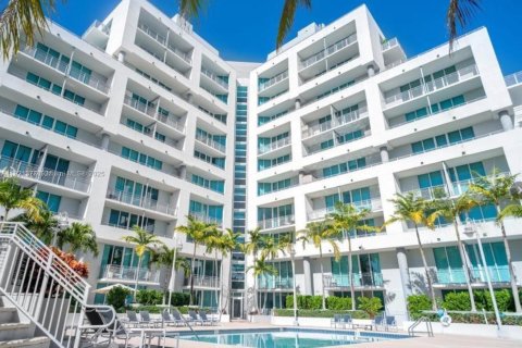Кондоминиум с 1 спальней в Майами, Флорида № 1975504