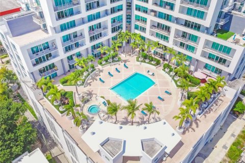 Снять в аренду кондоминиум в Майами, Флорида 1 спальня, 63.08м2, № 1975504 - фото 2