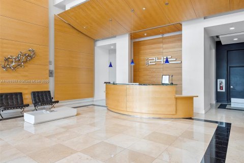 Снять в аренду кондоминиум в Майами, Флорида 1 спальня, 63.08м2, № 1975504 - фото 11