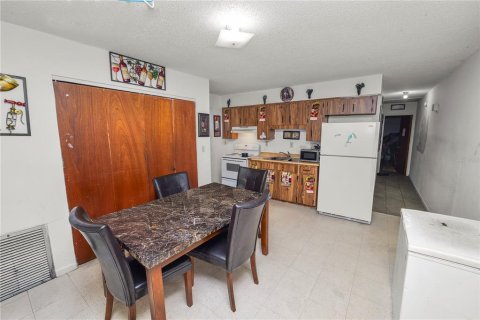 Купить коммерческую недвижимость в Лейкленд, Флорида 178.56м2, № 1777215 - фото 9