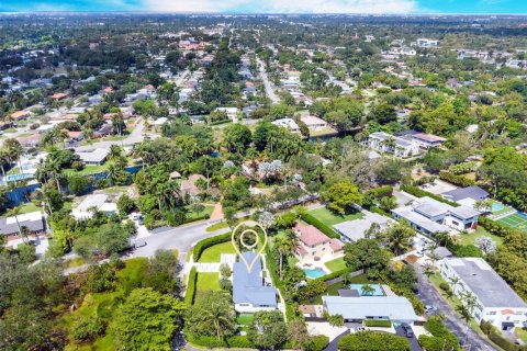 House in Biscayne Park, Florida 4 bedrooms, 225.29 sq.m. № 1684195 - photo 4