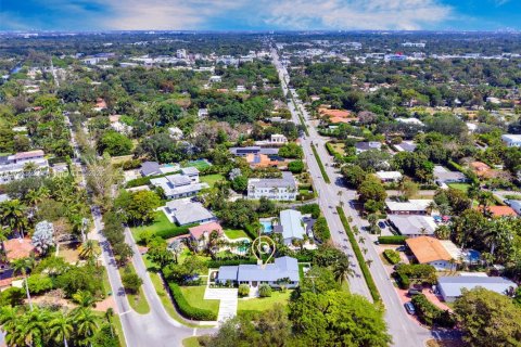 House in Biscayne Park, Florida 4 bedrooms, 225.29 sq.m. № 1684195 - photo 3