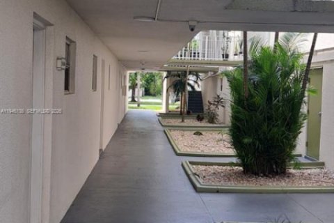 Condominio en alquiler en Sunrise, Florida, 2 dormitorios, 87.7 m2 № 2060164 - foto 6