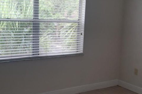 Condominio en alquiler en Sunrise, Florida, 2 dormitorios, 87.7 m2 № 2060164 - foto 13