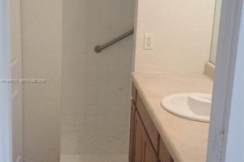 Condominio en alquiler en Sunrise, Florida, 2 dormitorios, 87.7 m2 № 2060164 - foto 18