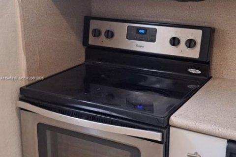 Condominio en alquiler en Sunrise, Florida, 2 dormitorios, 87.7 m2 № 2060164 - foto 27