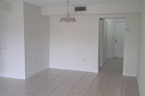 Condominio en alquiler en Sunrise, Florida, 2 dormitorios, 87.7 m2 № 2060164 - foto 24