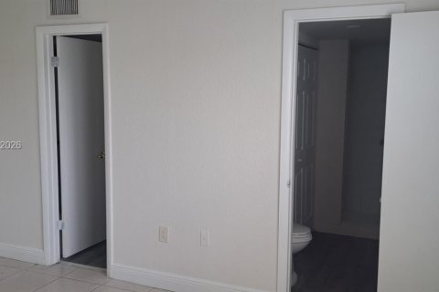 Condominio en alquiler en Sunrise, Florida, 2 dormitorios, 87.7 m2 № 2060164 - foto 15