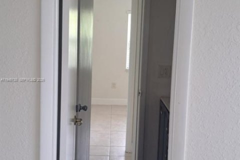 Condominio en alquiler en Sunrise, Florida, 2 dormitorios, 87.7 m2 № 2060164 - foto 14