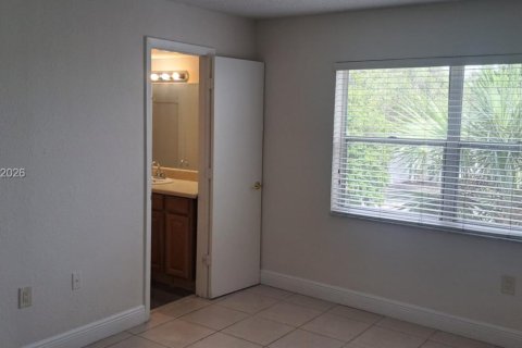 Condominio en alquiler en Sunrise, Florida, 2 dormitorios, 87.7 m2 № 2060164 - foto 16