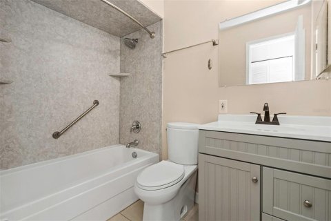 Casa en alquiler en Pinellas Park, Florida, 4 dormitorios, 115.38 m2 № 1902721 - foto 15