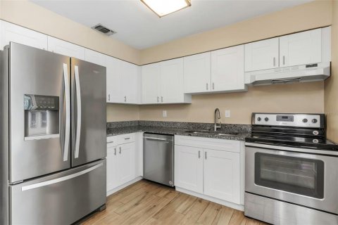 Casa en alquiler en Pinellas Park, Florida, 4 dormitorios, 115.38 m2 № 1902721 - foto 9