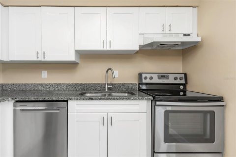 Casa en alquiler en Pinellas Park, Florida, 4 dormitorios, 115.38 m2 № 1902721 - foto 10