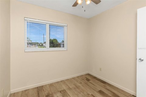 Casa en alquiler en Pinellas Park, Florida, 4 dormitorios, 115.38 m2 № 1902721 - foto 19