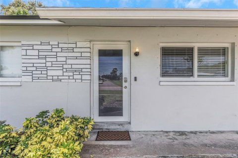 Casa en alquiler en Pinellas Park, Florida, 4 dormitorios, 115.38 m2 № 1902721 - foto 3