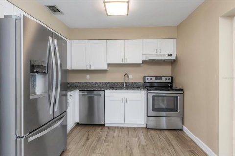 Casa en alquiler en Pinellas Park, Florida, 4 dormitorios, 115.38 m2 № 1902721 - foto 8