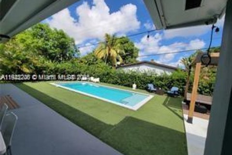 Casa en venta en North Miami, Florida, 4 dormitorios, 186.27 m2 № 1976127 - foto 14