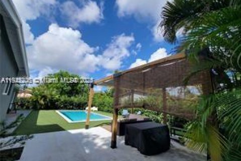 Casa en venta en North Miami, Florida, 4 dormitorios, 186.27 m2 № 1976127 - foto 11