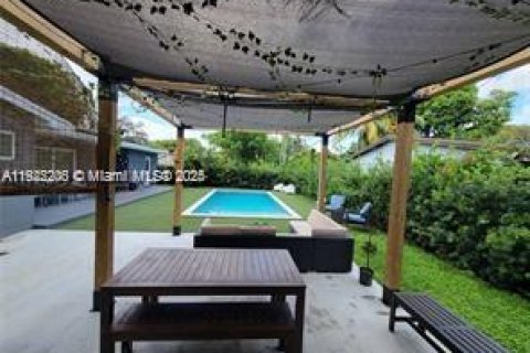 Casa en venta en North Miami, Florida, 4 dormitorios, 186.27 m2 № 1976127 - foto 22