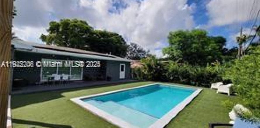 Casa en North Miami, Florida 4 dormitorios, 186.27 m2 № 1976127