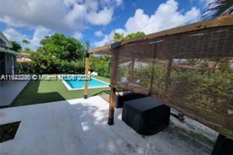 Casa en venta en North Miami, Florida, 4 dormitorios, 186.27 m2 № 1976127 - foto 12