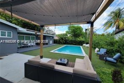 Casa en venta en North Miami, Florida, 4 dormitorios, 186.27 m2 № 1976127 - foto 20