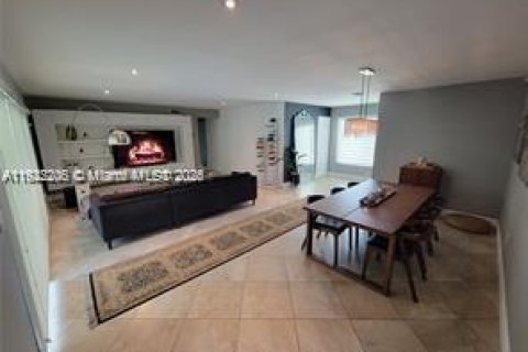Casa en venta en North Miami, Florida, 4 dormitorios, 186.27 m2 № 1976127 - foto 29