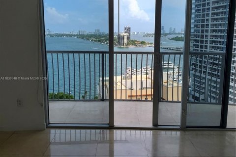 Condo in Miami, Florida, 2 bedrooms № 1822092 - photo 8