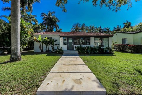 House in Hollywood, Florida 3 bedrooms, 114.92 sq.m. № 2023586