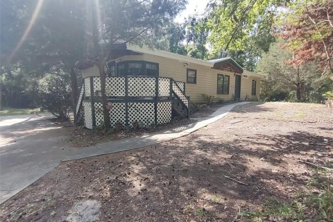 House in Astor, Florida 5 bedrooms, 194.54 sq.m. № 2101250