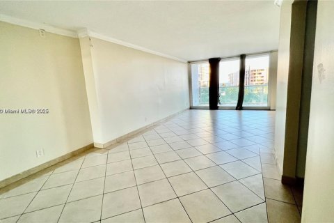 Copropriété à vendre à Sunny Isles Beach, Floride: 2 chambres, 126.07 m2 № 1963301 - photo 2