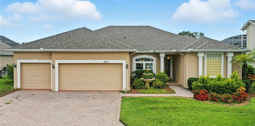 House in Davenport, Florida 4 bedrooms, 205.41 sq.m. № 1850150
