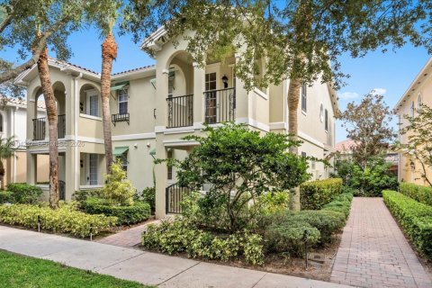 Touwnhouse à vendre à Jupiter, Floride: 4 chambres, 170.01 m2 № 2415770 - photo 2