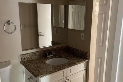 Condo in Orlando, Florida, 2 bedrooms  № 2235965 - photo 11