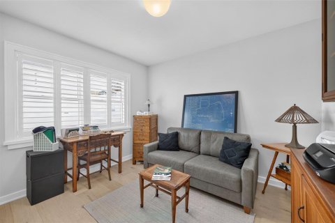 Condo in Saint Petersburg, Florida, 2 bedrooms № 2387317 - photo 16