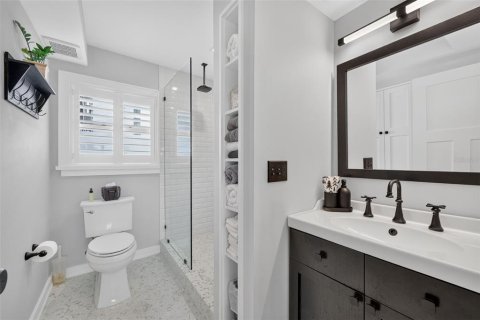 Condo in Saint Petersburg, Florida, 2 bedrooms № 2387317 - photo 14