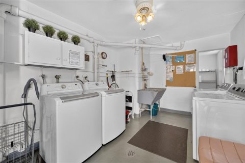 Condo in Saint Petersburg, Florida, 2 bedrooms № 2387317 - photo 20