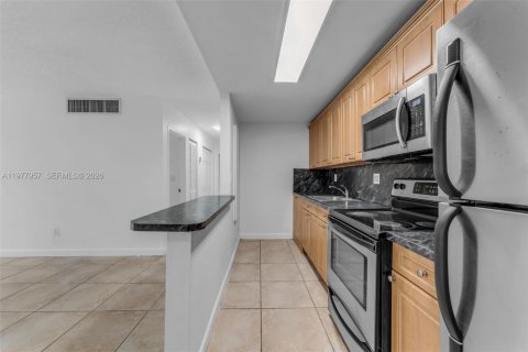 Copropriété à vendre à Doral, Floride: 2 chambres, 98.48 m2 № 2046817 - photo 9