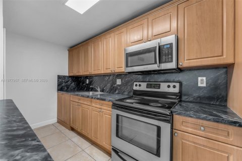 Copropriété à vendre à Doral, Floride: 2 chambres, 98.48 m2 № 2046817 - photo 3