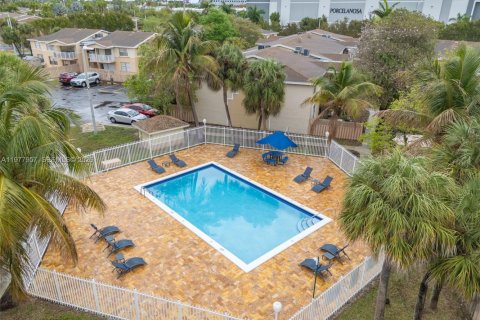 Copropriété à vendre à Doral, Floride: 2 chambres, 98.48 m2 № 2046817 - photo 6