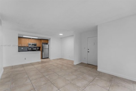 Copropriété à vendre à Doral, Floride: 2 chambres, 98.48 m2 № 2046817 - photo 4