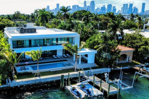 Villa ou maison à Miami Beach, Floride 6 chambres, 731.05 m2 № 2038952