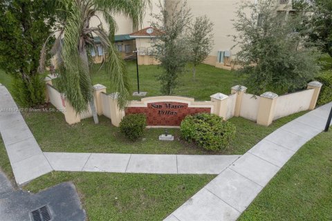 Condo in Hialeah, Florida, 3 bedrooms  № 1888905 - photo 27