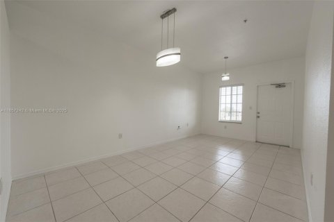 Condo in Hialeah, Florida, 3 bedrooms  № 1888905 - photo 4