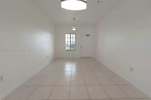 Condo in Hialeah, Florida, 3 bedrooms  № 1888905 - photo 3