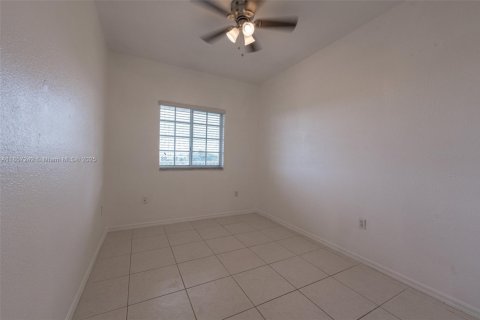 Condo in Hialeah, Florida, 3 bedrooms  № 1888905 - photo 21