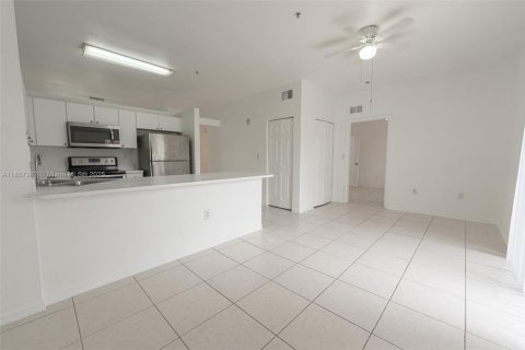 Condo in Hialeah, Florida, 3 bedrooms  № 1888905 - photo 9