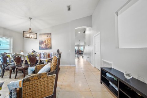 House in Kissimmee, Florida 4 bedrooms, 221.39 sq.m. № 1744228 - photo 12