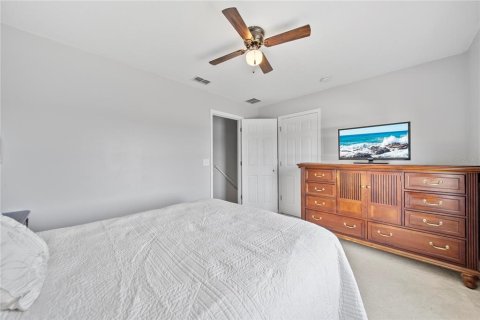 House in Kissimmee, Florida 4 bedrooms, 221.39 sq.m. № 1744228 - photo 5